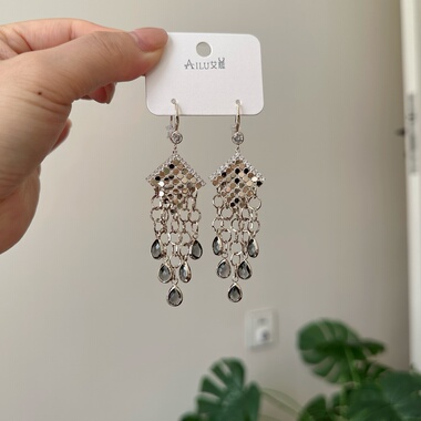 艾鹿精致百搭时尚高级感温柔可爱法式通勤复古耳环耳饰耳坠08722