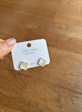 欧比雅比S925银针简悦冷淡风微镶锆石方形女气质通勤网红耳钉5120