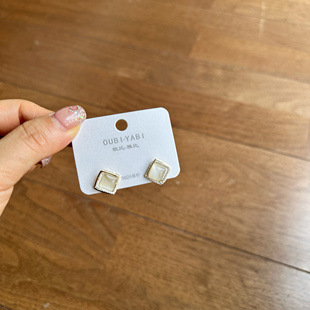 欧比雅比S925银针简悦冷淡风微镶锆石方形女气质通勤网红耳钉5120