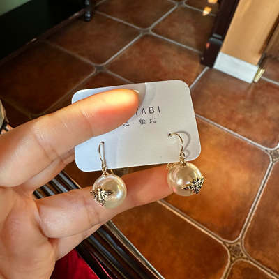 欧比雅比气质百搭高级感大牌风轻奢时尚轻奢蜜蜂星星耳环08233