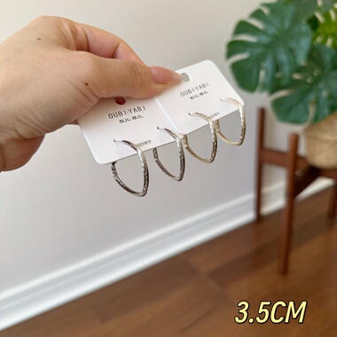 欧比雅比银针气质时尚素圈耳环小众设计感高级轻奢耳坠耳饰52152