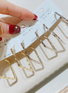 欧比雅比新款甜美网红时尚气质个性夸张日韩菱形耳环42733