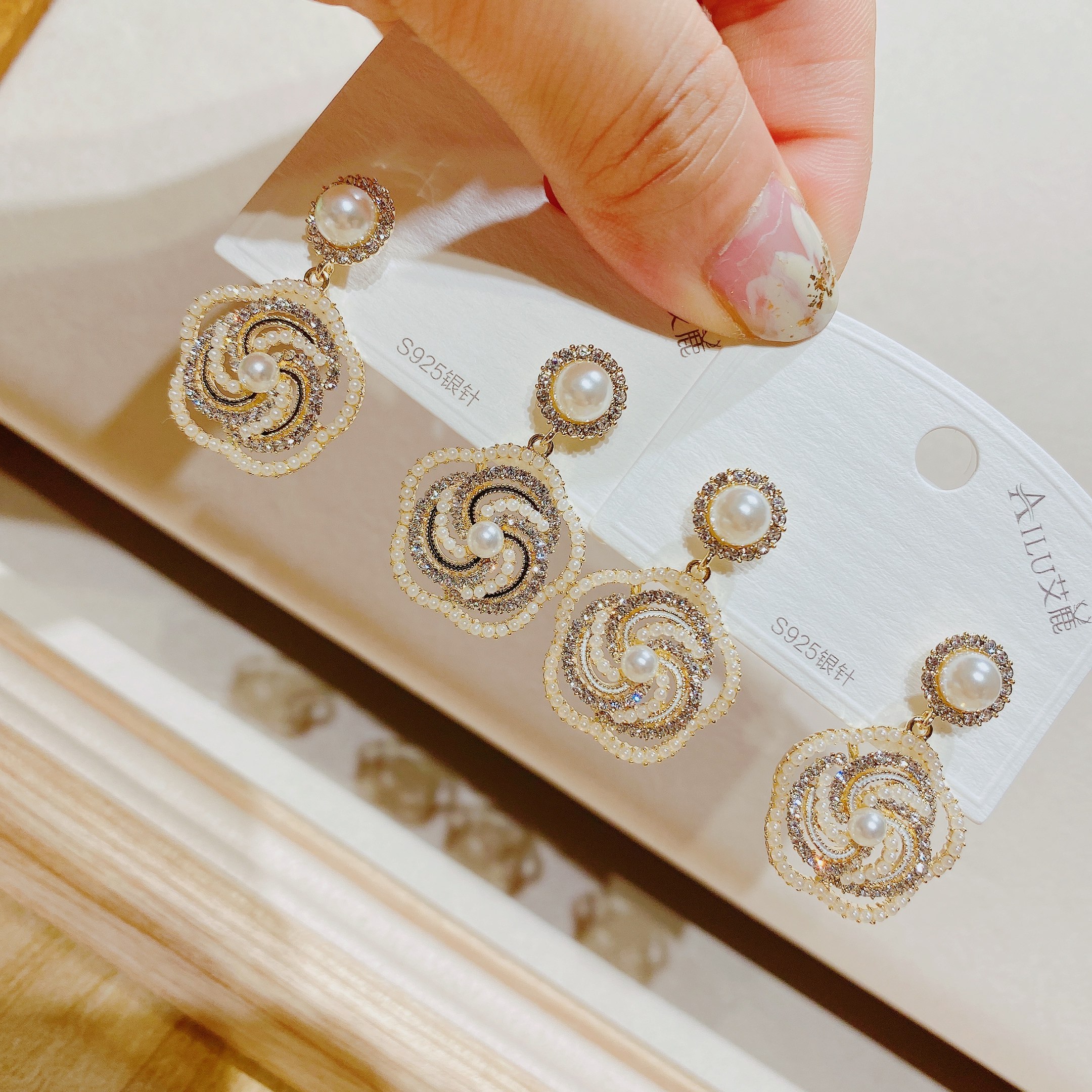 艾鹿新款甜美网红时尚气质个性夸张韩版可爱淑女玫瑰花耳环6879