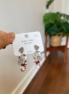 欧比雅比新款时尚高级感气质精致淑女甜美个性复古百搭耳环00765