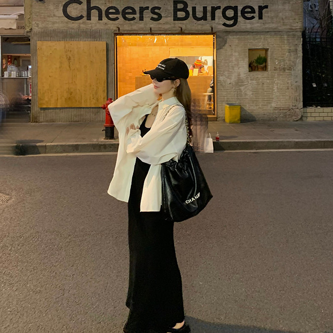 Yilann2025新款女秋季黑色宽松显瘦连衣裙针织高级感收腰无袖裙子