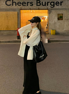 Yilann2025新款女秋季黑色宽松显瘦连衣裙针织高级感收腰无袖裙子