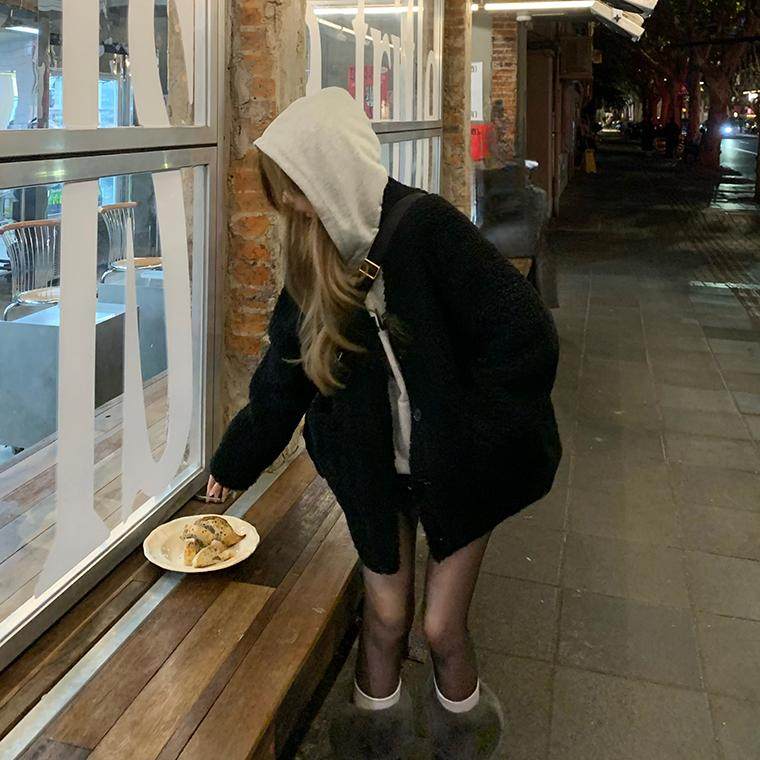 Yilann2025新款冬季韩系黑色V领羊羔毛加厚时尚外套皮毛一体大衣,女装/女士精品,毛呢外套,淘宝优惠券,粉丝福利购,淘宝优惠卷