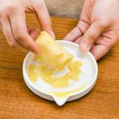 陶瓷磨姜泥神器蒜泥姜蓉研磨盘擦姜汁磨蒜器山药胡萝卜手动磨泥器