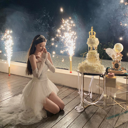 早安樊樊 重工鱼骨网纱蕾丝连衣裙女抹胸式高级感气质设计感裙子