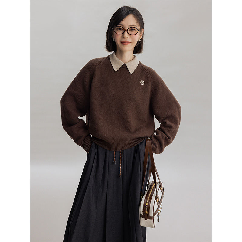 多着假两件翻领徽标绣章针织衫