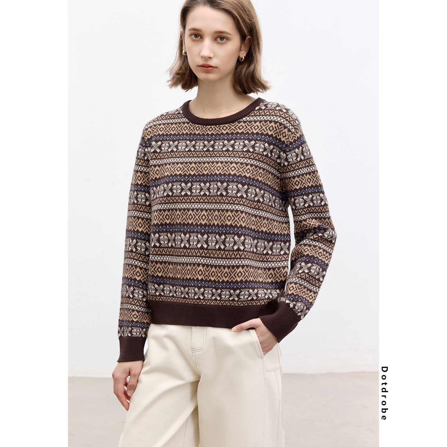 羊毛混纺复古提花圆领针织衫