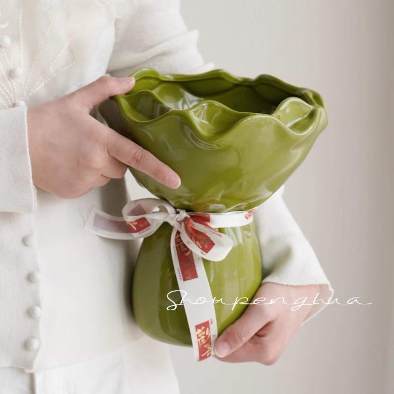 米奇红色花瓶高级感客厅桌面摆件插花陶瓷花朵造型新婚摆件艺术感