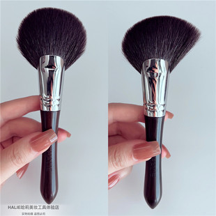 乌木系列大号高光扇形腮红化妆刷细光锋羊毛扁头余粉刷斜头修容刷