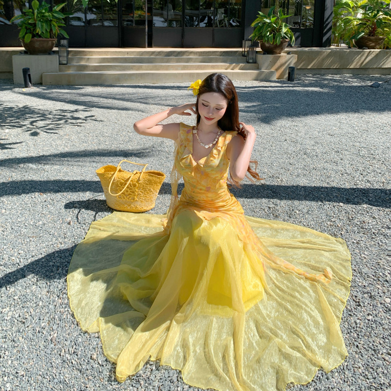 荷叶边碎花吊带连衣裙纯欲叠穿黄色网纱长裙