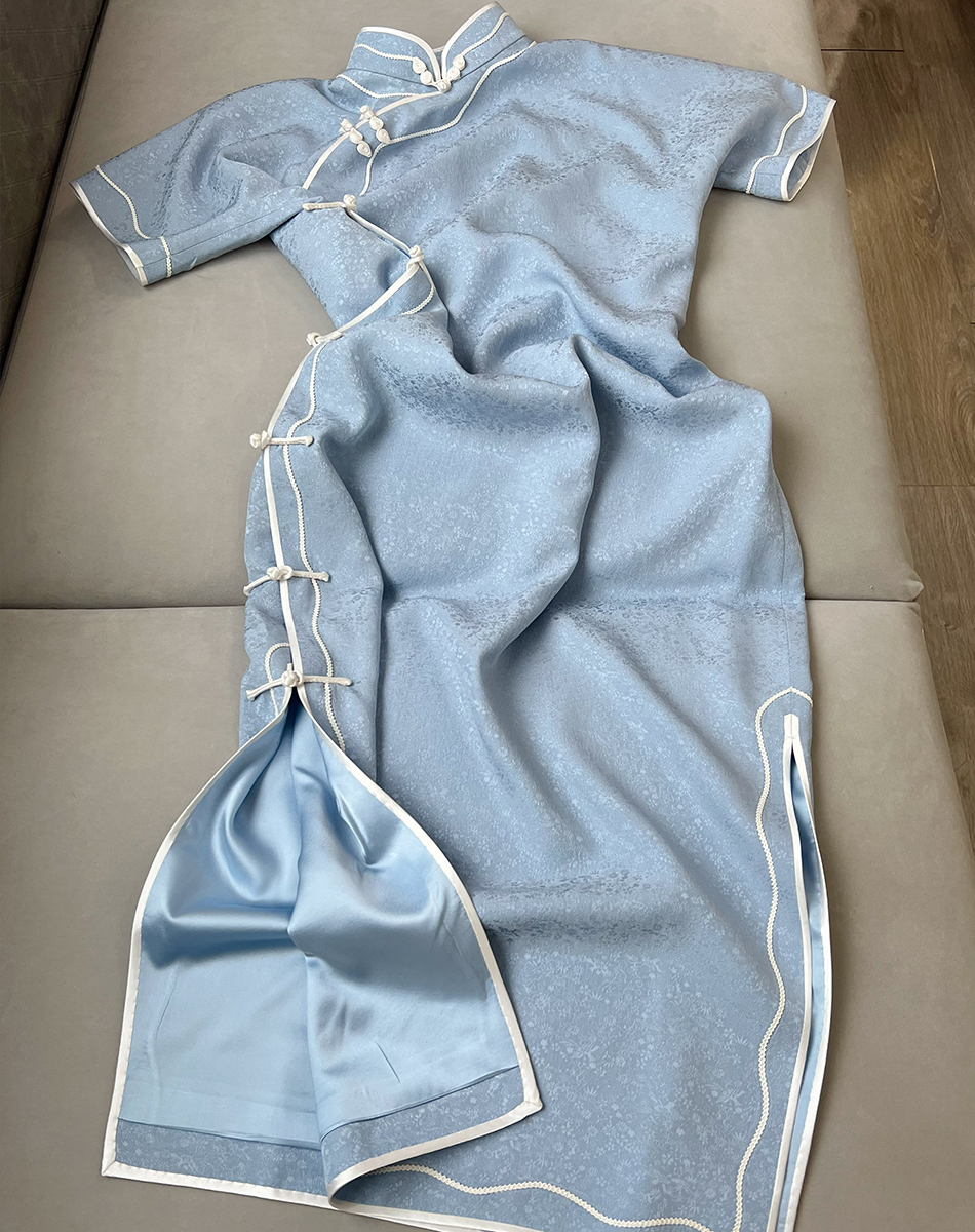 蔷薇小姐 夏季新款小凤凰浅蓝色真丝正绢旗袍 一片式平裁短袖旗袍