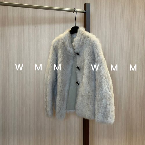 WMM牛角扣拖卡女秋冬新款保暖时尚毛毛外套皮毛一体显瘦气质千金