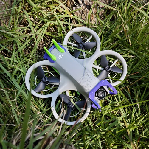 免螺丝电池防脱飞行尾翼