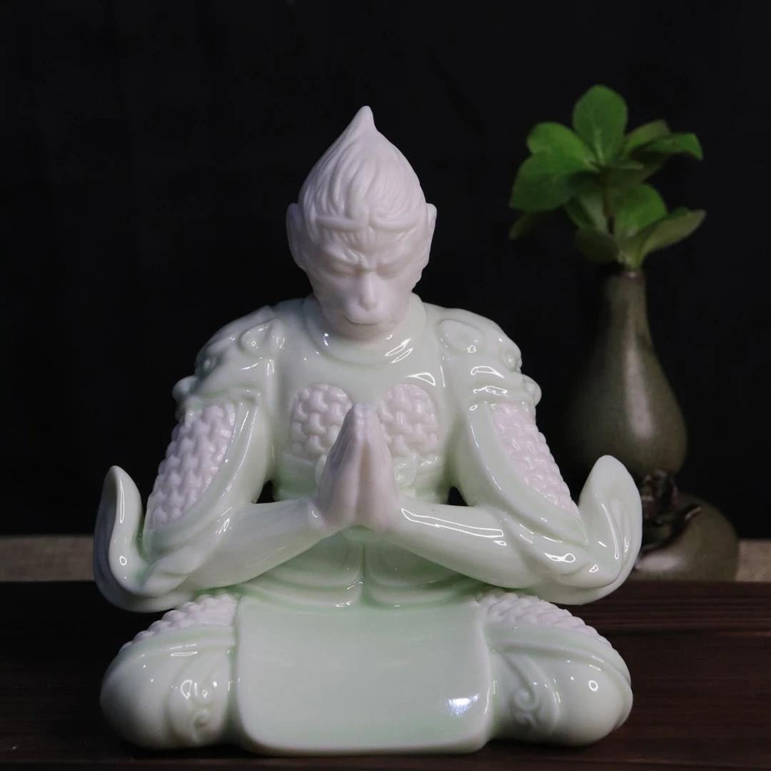 齐天大圣悟空白瓷摆件