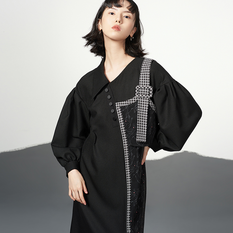 设计感小众黑色中长款拼接连衣裙