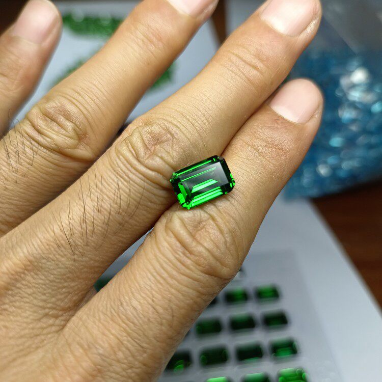 8X12MM  EMERALD CUT GREEN ZIRCONIA RING PENDANT CENTER STONE