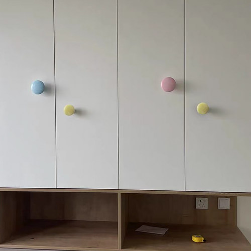 简约柜门拉手衣柜彩色圆形把手