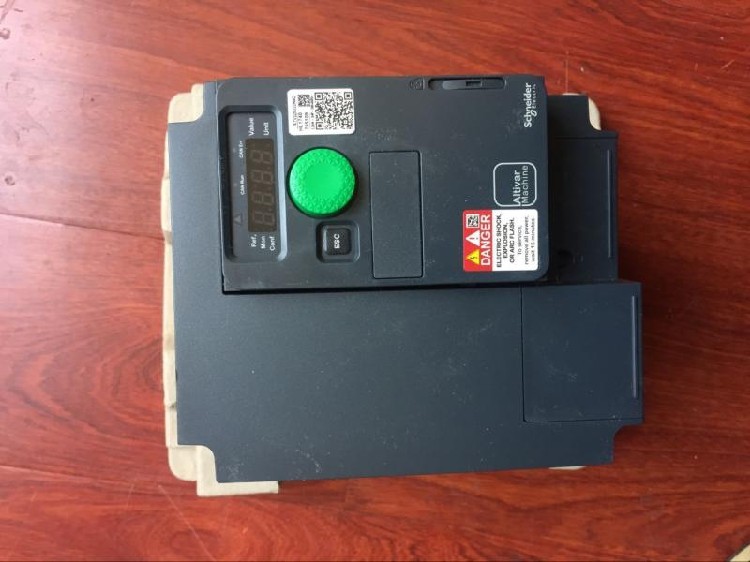 施耐德变频器ATV320U11M2B*单相220V*1.1kW*书本型