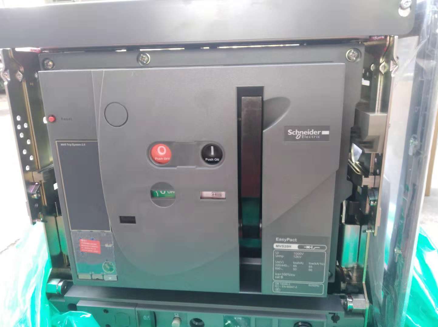 施耐德控制单元万能断路器2500A MVS25H3F6A 3P框架公司现货