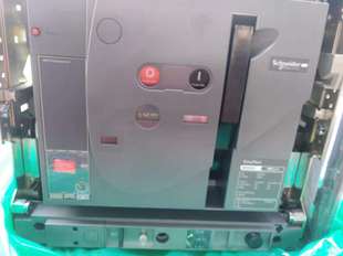 施耐德框架断路器4000A 3P万能断路器现货全新 MVS40H3F6A