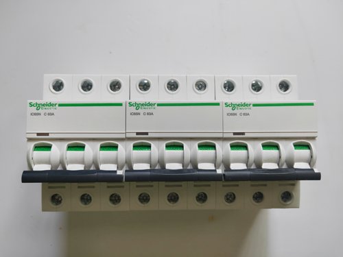 施耐德空气开关IC65N 1P2P3P4P C16A C20A C25 C32断路器原装现货