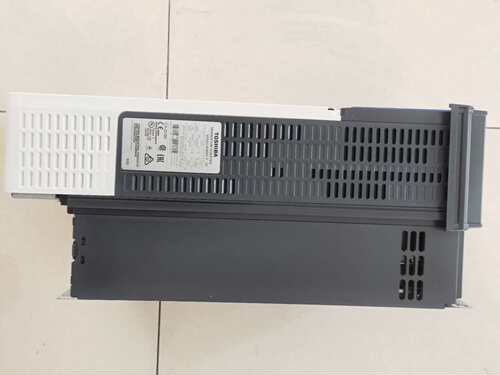 东芝37KW变频器VFAS3-4370PC-F全新质保一年三相380V