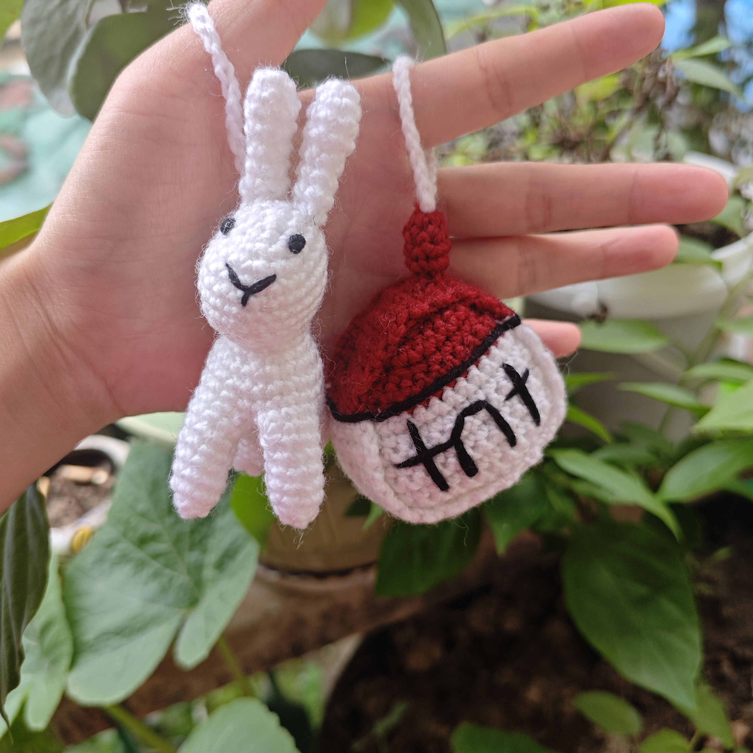 手工编织成品毛线钩针可爱兔子挂件钥匙扣包包房子挂饰送朋友礼物