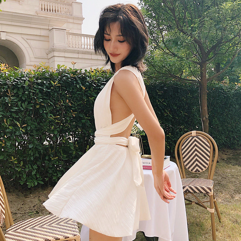 3白色连体泳衣女超仙泫雅性感小香风露背遮肚显瘦温泉度假裙式泳衣