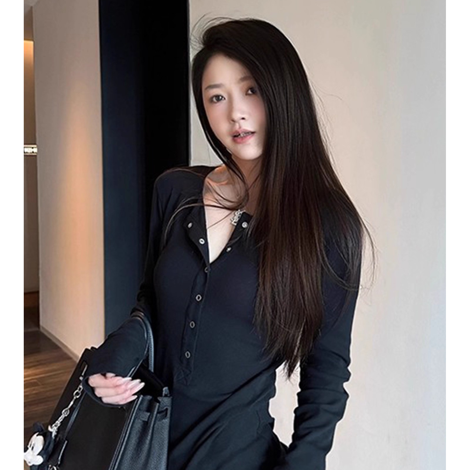 韩系时尚慵懒松弛感长袖T恤女早秋半开领修身显瘦漂亮冷淡系上衣