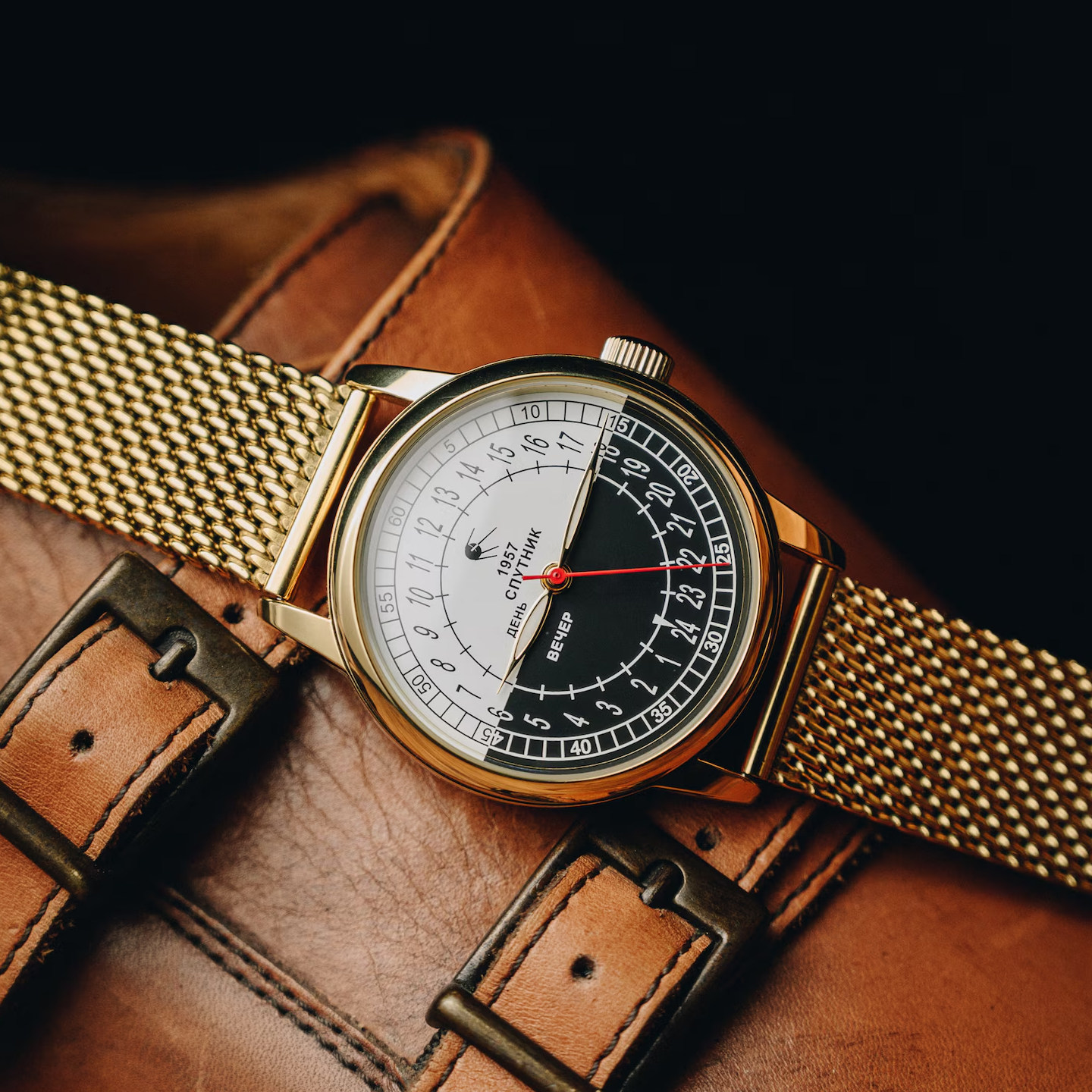 苏联库存男表铜壳自动机械24小时透底Raketa1957第一颗人造卫星