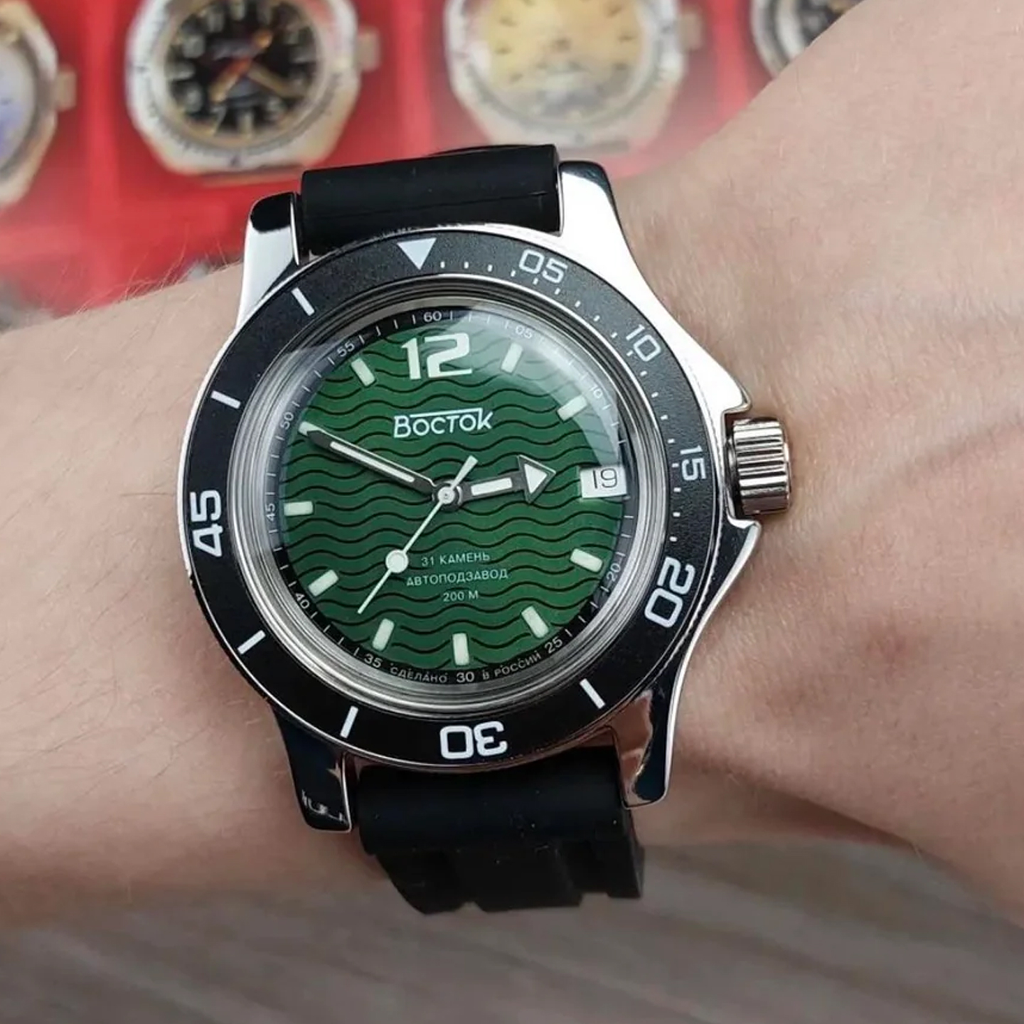 全自动机械男表200米防水防震