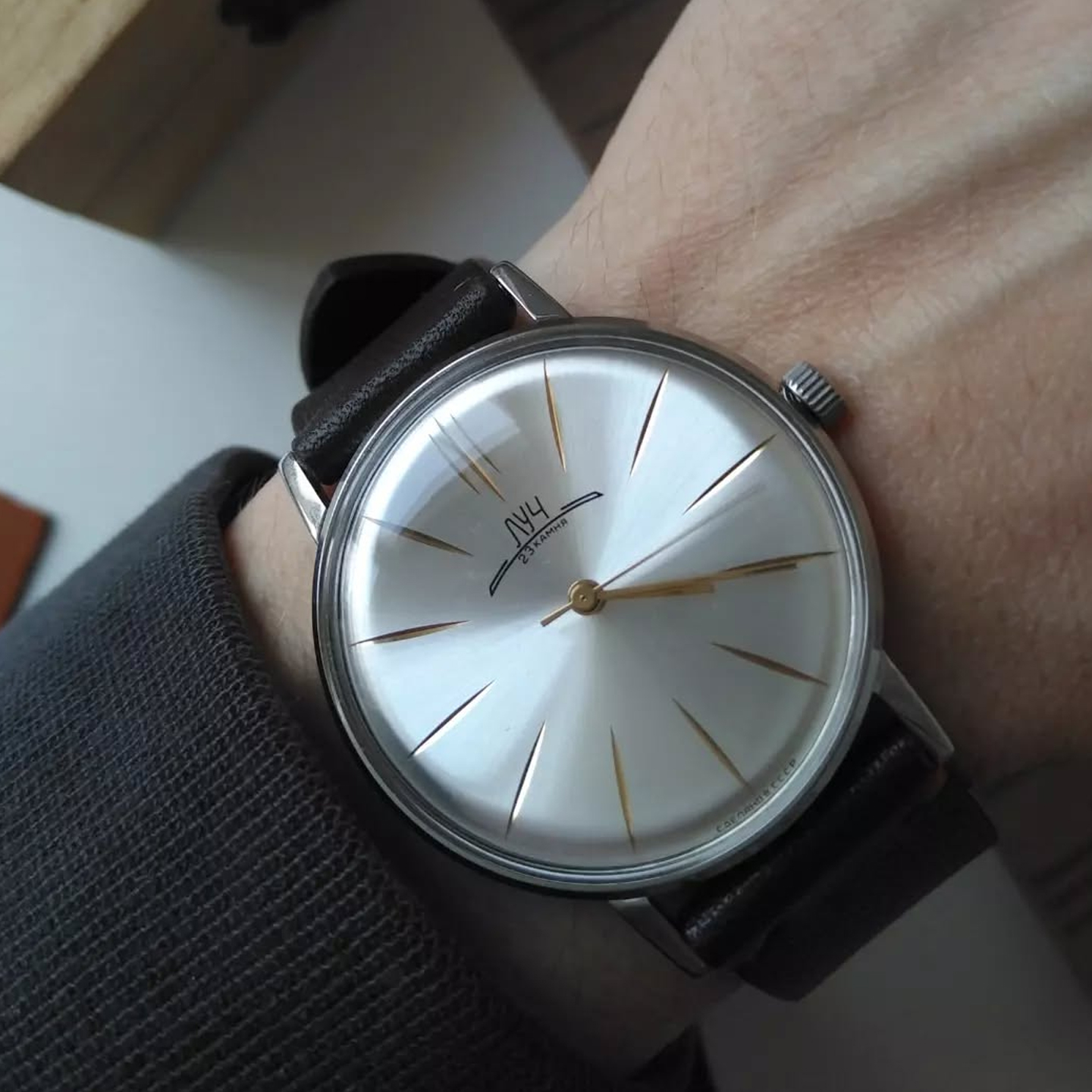 苏联库存老表LUCH曙光简约复古超薄机械小表盘男女表铜壳耐用收藏