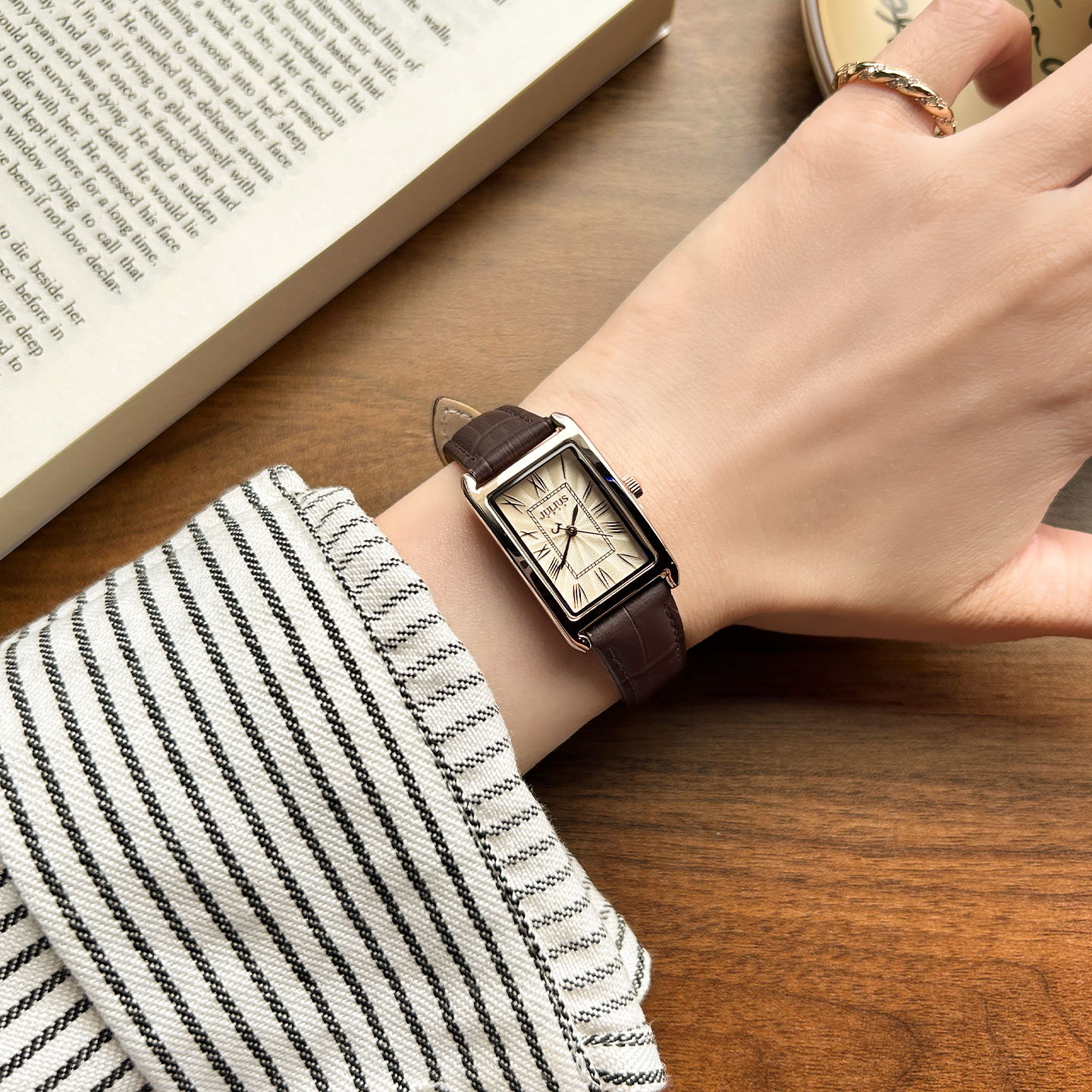 邢菲同款复古气质女士手表