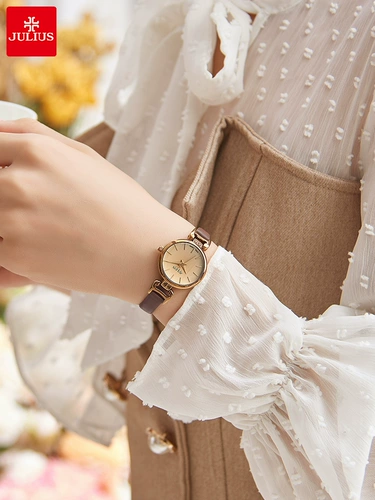 Брендовые маленькие трендовые модные ретро часы, тонкий ремешок, в корейском стиле, простой и элегантный дизайн