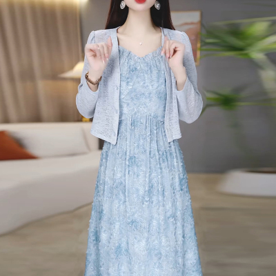 碎花连衣裙2025新款女春秋今年流行爆款小香风轻奢高级感两件套装