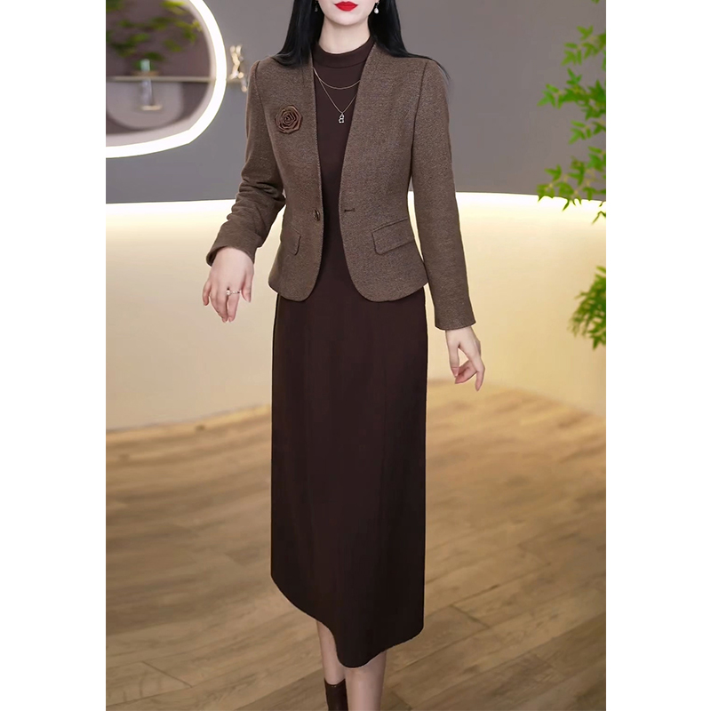 两件套连衣裙2025新款春秋爆款气质妈妈高级感穿搭小香风套装裙子