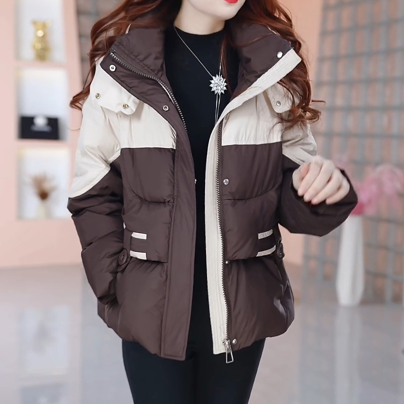 平湖羽绒服女冬季2025新款九江品牌今年流行爆款时尚小个子短外套