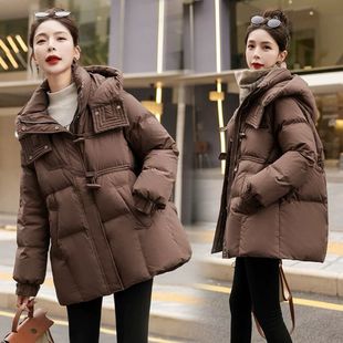 冬季2025新款气质牛角扣宽松大码加厚今年流行洋气爆款防寒外套女