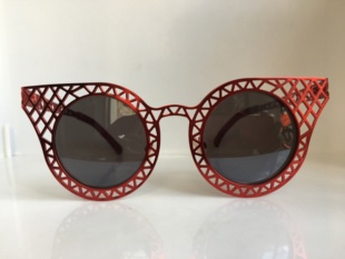 UNOFFICIAL 红色合金镂空个性圆框太阳镜女墨镜时尚猫眼