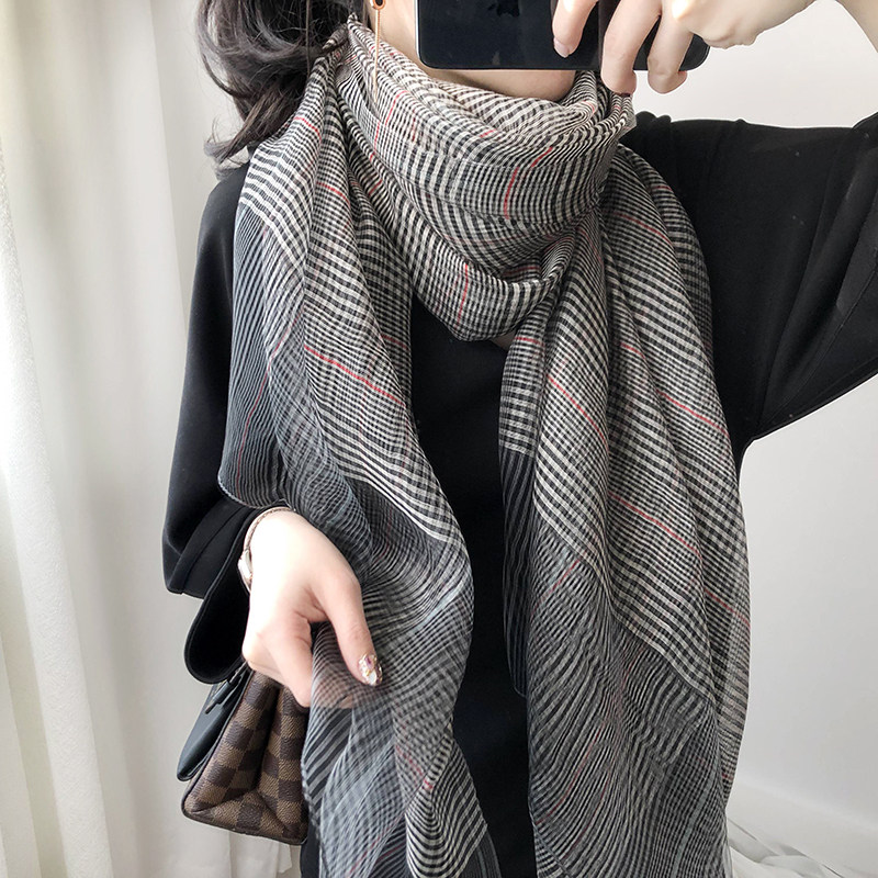 新款丝巾女春秋防晒韩版百搭减龄小格子纱巾真丝薄围巾长披肩秋季