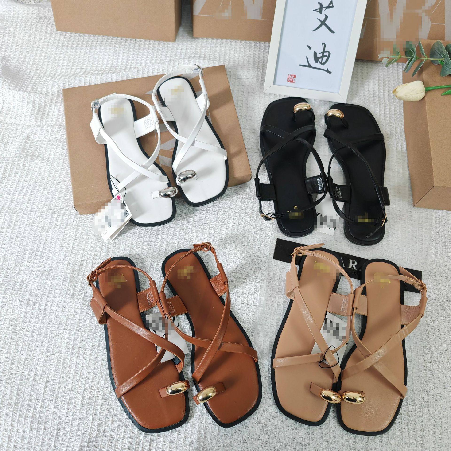 ins亚马逊跨境原单ZAR新款平底凉鞋交叉绑带设计搭扣女鞋slippers