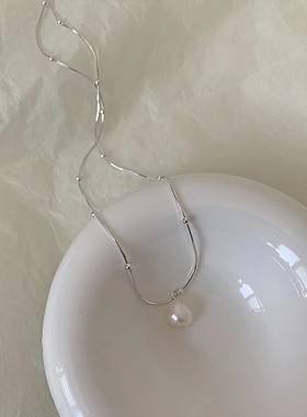 巴洛克仿珍珠法式轻奢淡水珍珠项链圆珠蛇骨链小众设计锁骨毛衣链