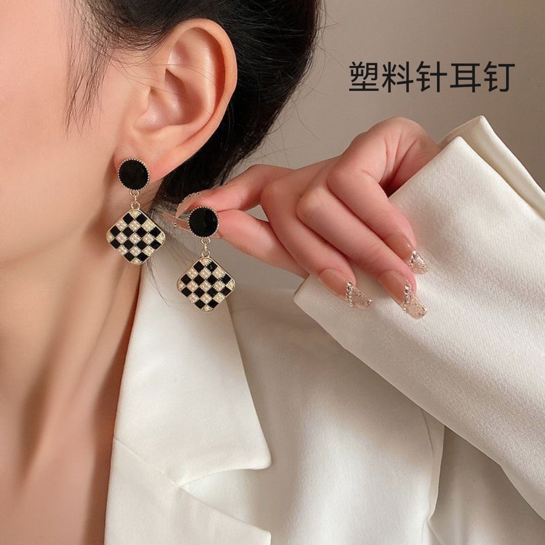 塑料针耳钉耳坠棋盘格轻奢耳钉小众设计感高级耳环韩国气质耳饰女