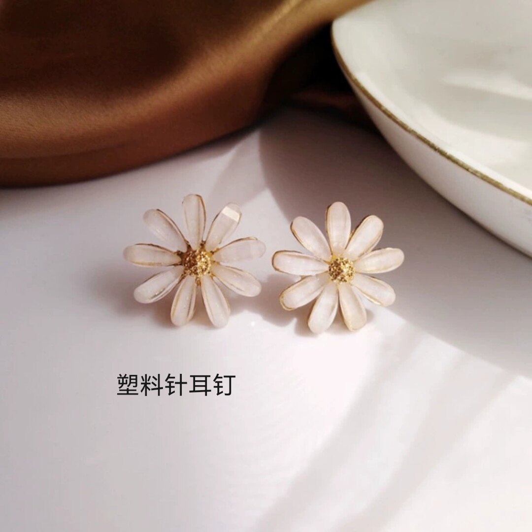 塑料耳钉S925银针防过敏耳饰日韩气质简约清新树脂雏菊新耳洞耳环