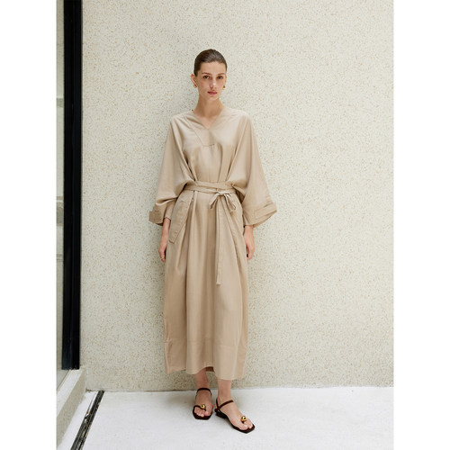 NANCYLILI夏季新品驼色V领连衣裙女宽松慵懒浴袍式天丝麻长裙腰带