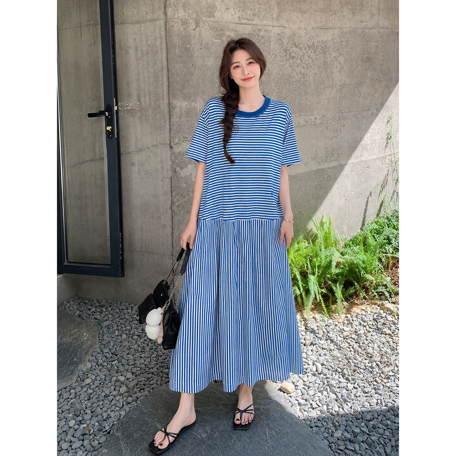 宽松显瘦短袖连衣裙女夏新款条纹圆领休闲显瘦大码A字大摆超长裙
